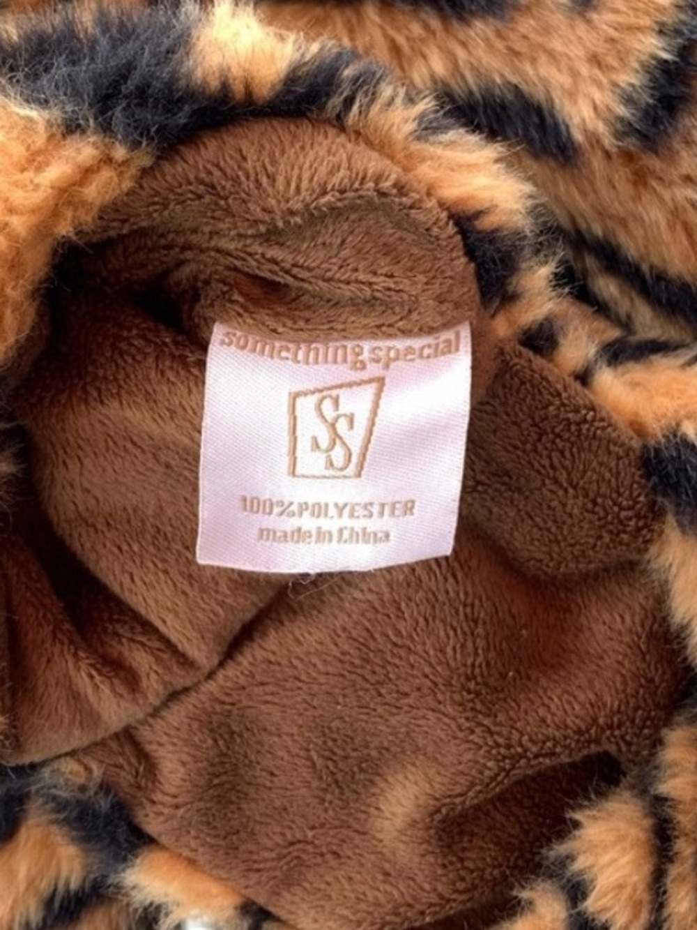 Tiger Print Scarf with Attached Plush Paws and Claw Hand Pockets, Kids One Size - Picture 5 of 7